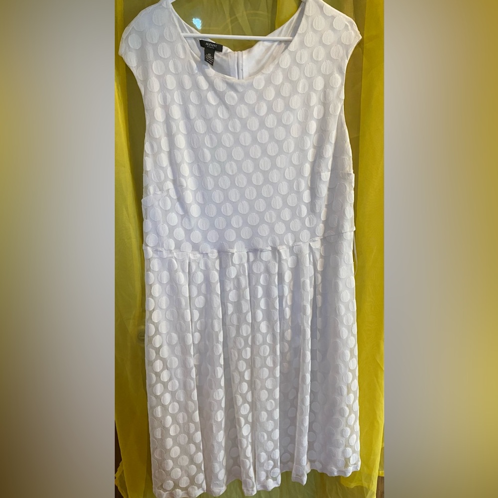 Alfani Woman 2x. White lace, circle design, sleeveless dress.